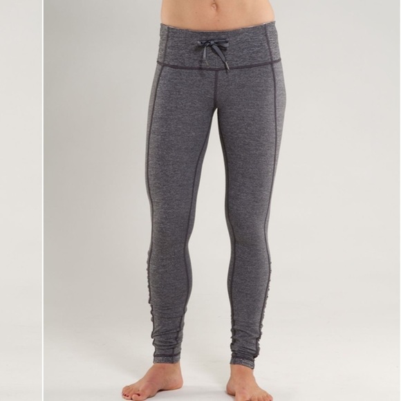 Lululemon Run: Turn Around Reversible Tight size 8 in  Heathered Grey - Picture 12 of 12